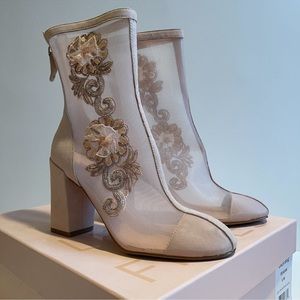 NIB Avec Les Filles “Reagan” Mid Calf Bootie